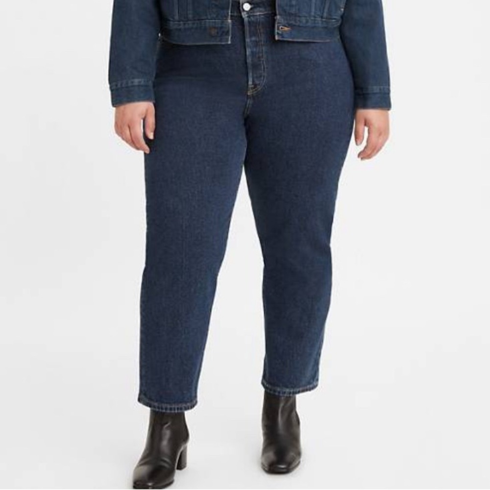 Levi’s 724 High-Rise Straight Plus Size Jeans (20W)